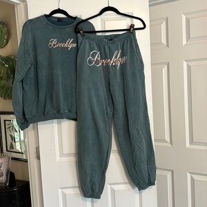 URBAN OUTFITTERS Sweat Set